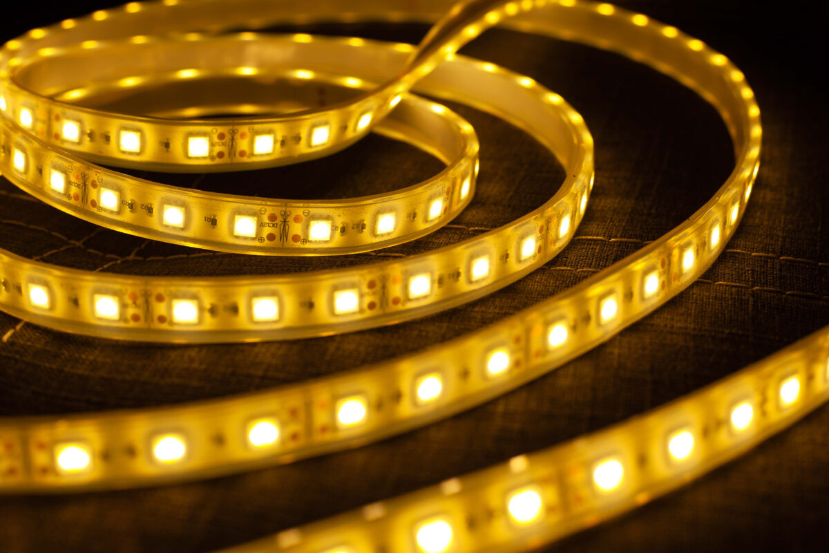 Rubans de diodes lumineuses. Éclairage LED décoratif pour la maison, les bureaux.